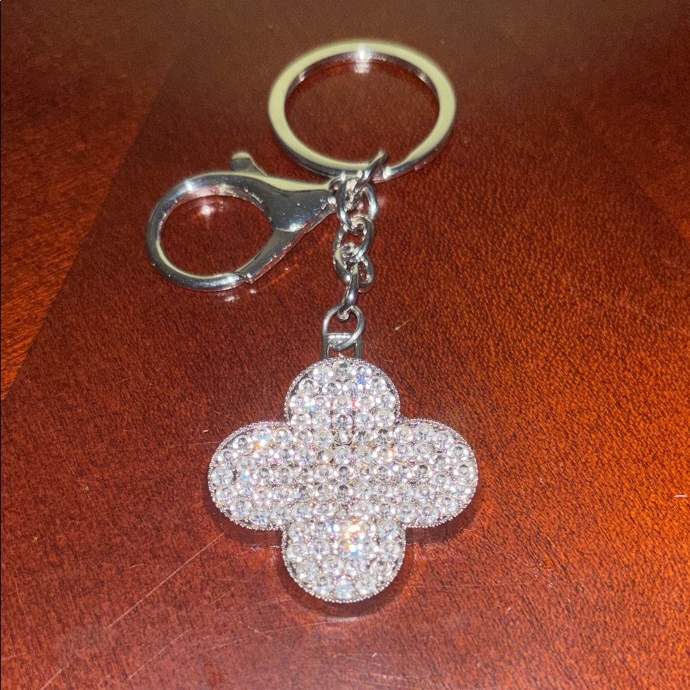 Blossom Sparkling Silver Key Holder - Picture 3 of 5